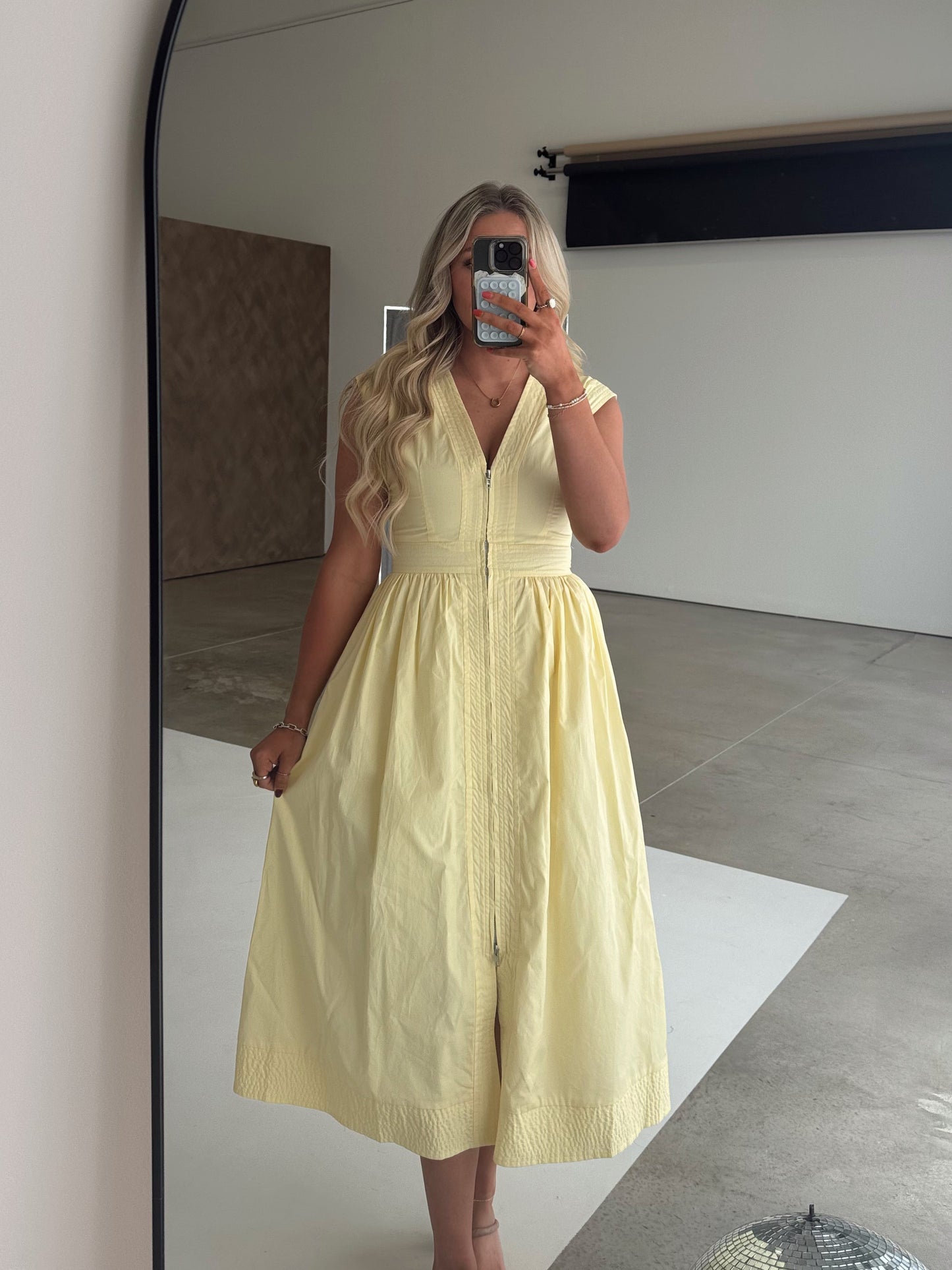 Amelia Midi