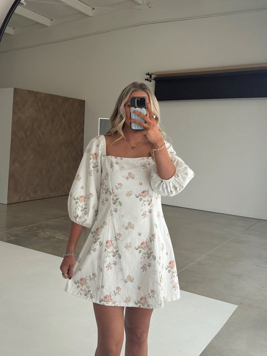 Ella Mini