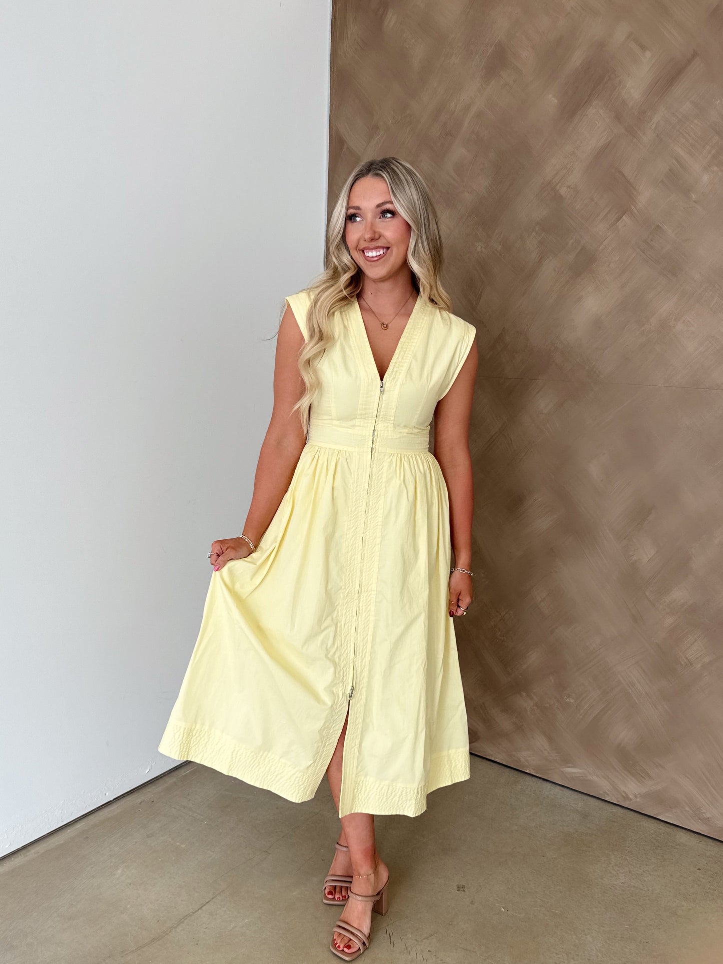 Amelia Midi